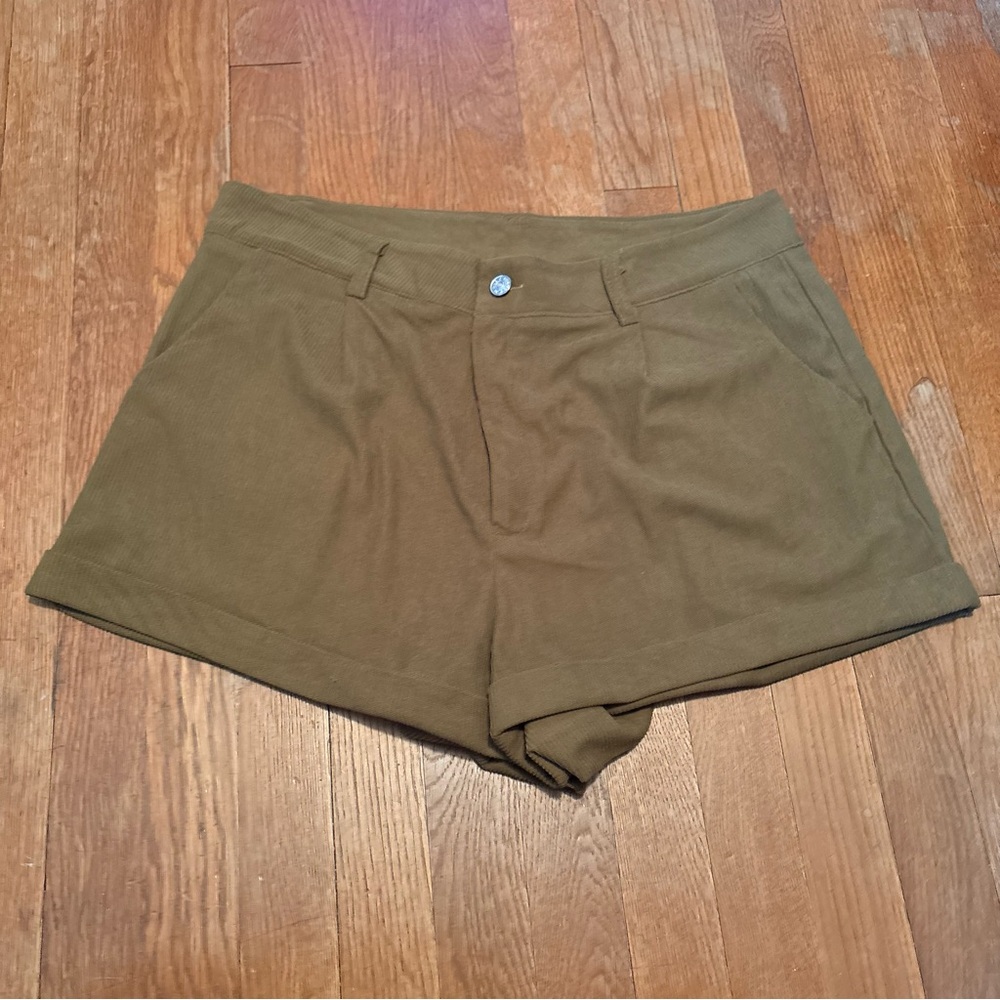 SHEIN Olive High-Waist Casual Shorts